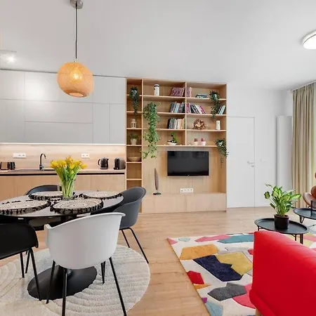 Apartment On The Danube, Center, Free Parking