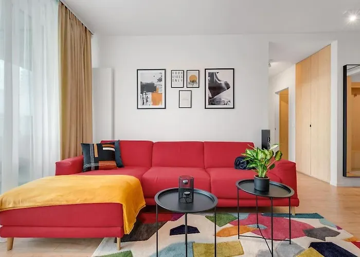 On The Danube, Center, Free Parking Apartamento