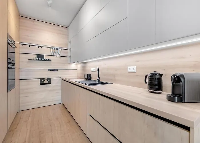 On The Danube, Center, Free Parking 아파트 브라티슬라바